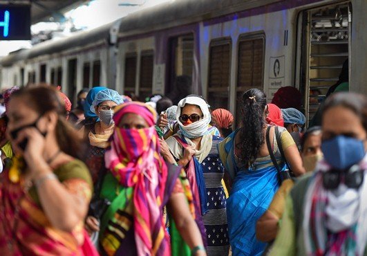 Women-passengers-local-train-Maharashtra-COVID
