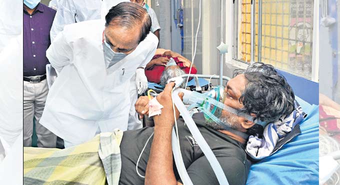 CM KCR visits Gandhi Hospital