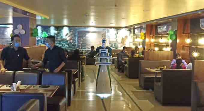 Meet Maira, Hyderabad’s very own ‘talking robot’ waiter
