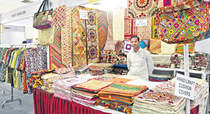 Hyderabad: Handicraft expo for helping Covid-hit artisans