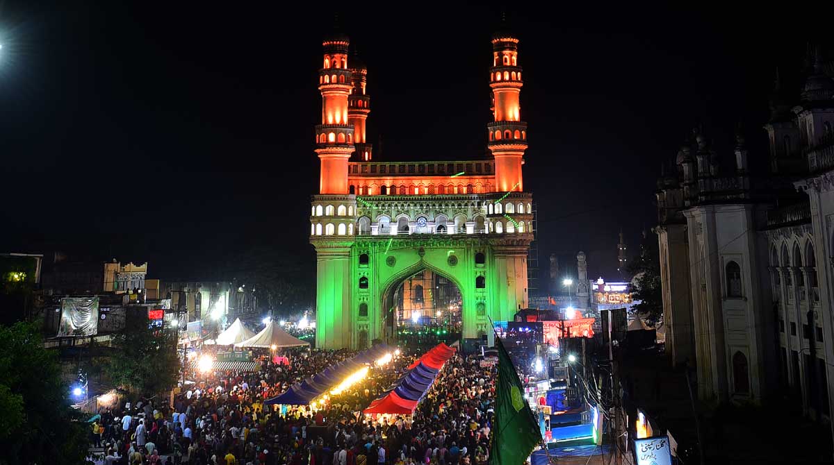Ek Shaam Charminar Ke Naam' in Hyderabad casts a spell