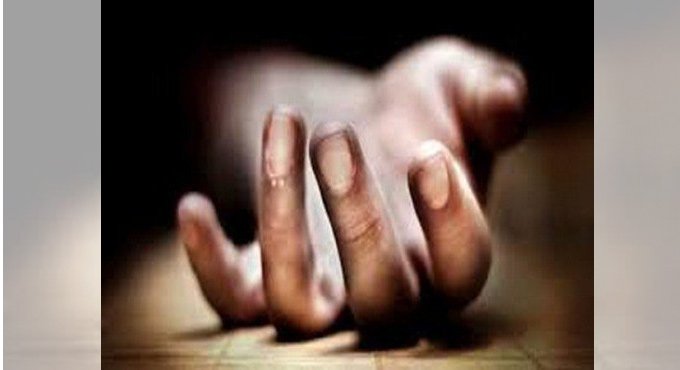 Woman stays with dead body of sister for four days in Peddapalli